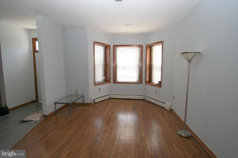 149 Adams Street Northwest Washington, DC 20001 - Photo 5 of 9 Living Room