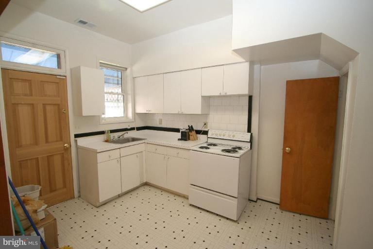 149 Adams Street Northwest Washington, DC 20001 - Photo 8 of 9 Kitchen