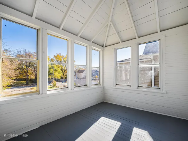 $282,000 | 547 South Martin Luther King Junior Avenue, Waukegan, IL 60085