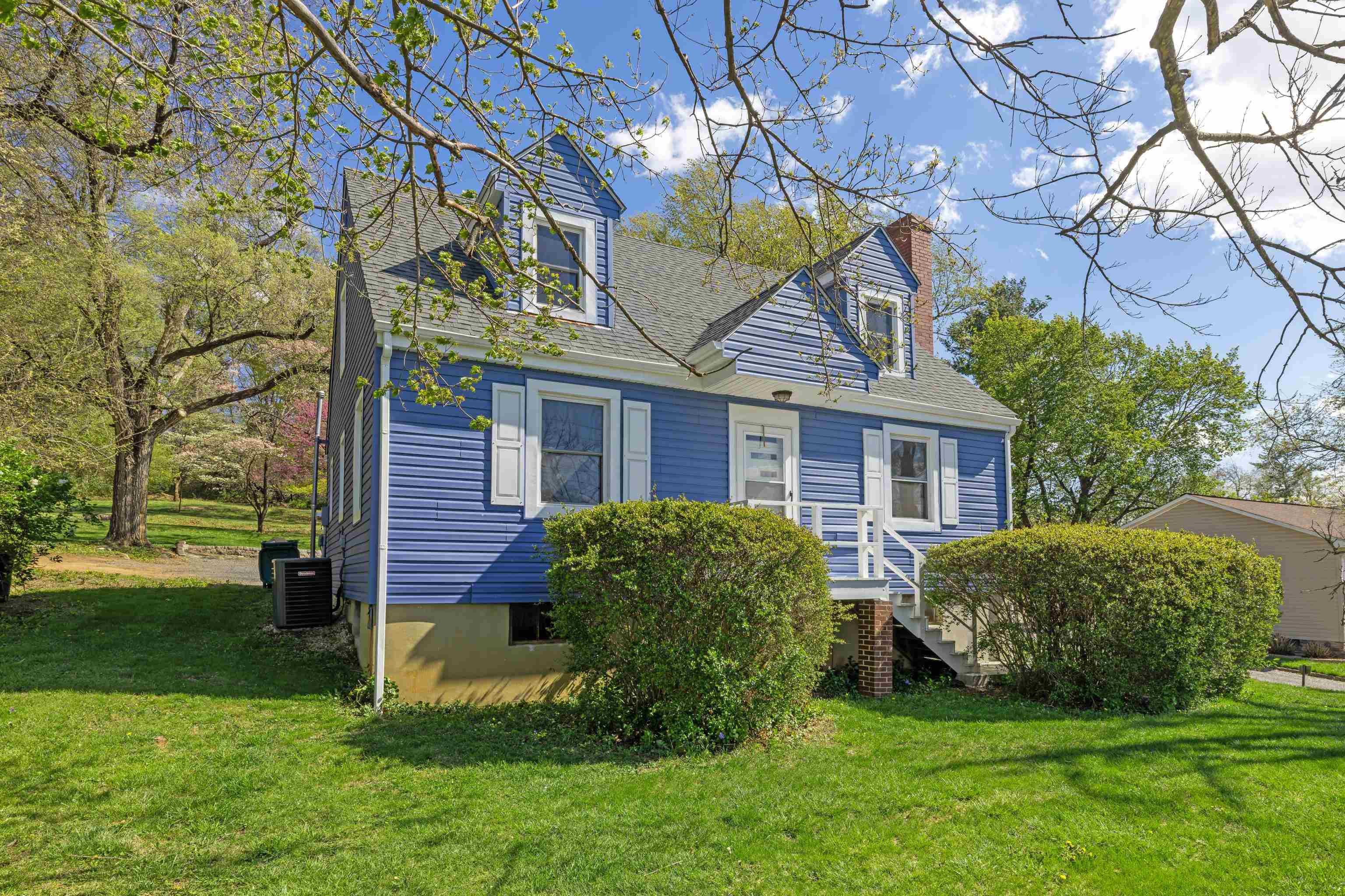 244 Bookerdale Road Waynesboro, VA 22980 - Photo 3 of 54 Gallery Image 3
