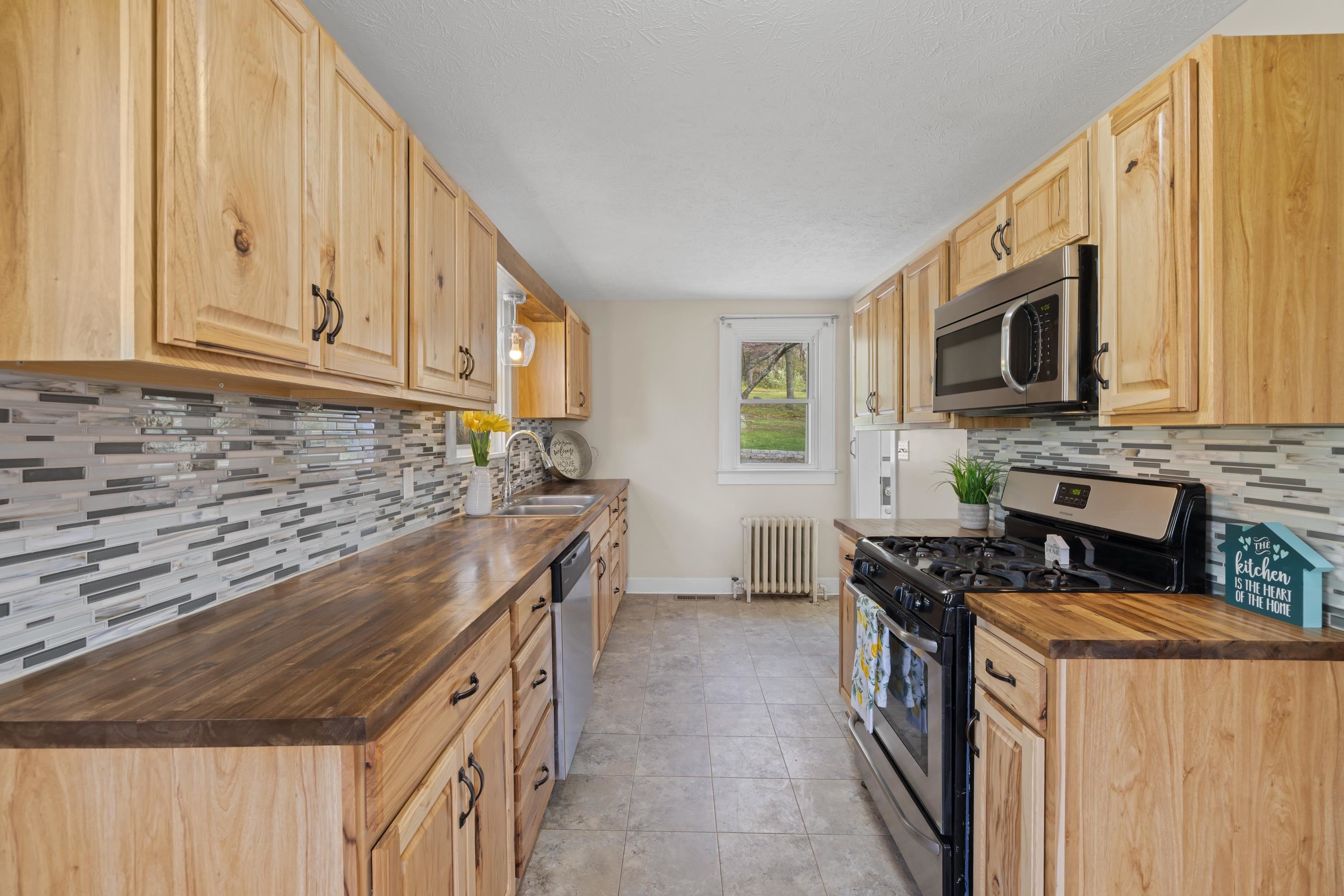 244 Bookerdale Road Waynesboro, VA 22980 - Photo 6 of 54 Gallery Image 6