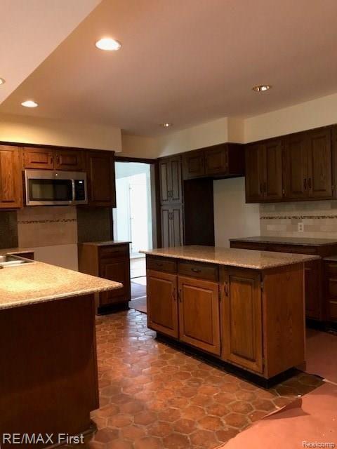 207 Lewiston Road Grosse Pointe Farms, MI 48236 - Photo 4 of 32