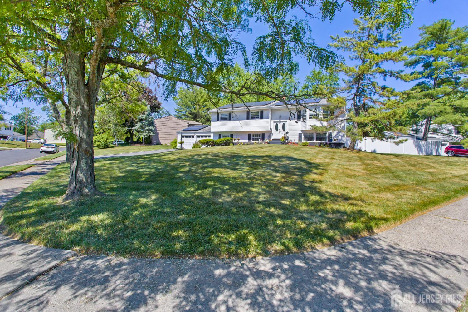 7 Vauxhall Road East Brunswick, NJ 08816 - Photo 4 of 38