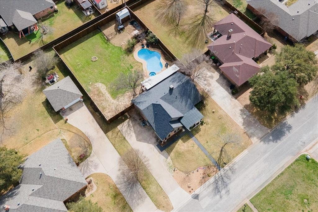 1301 North St Charles Avenue Pilot Point, TX 76258 - Photo 33 of 37