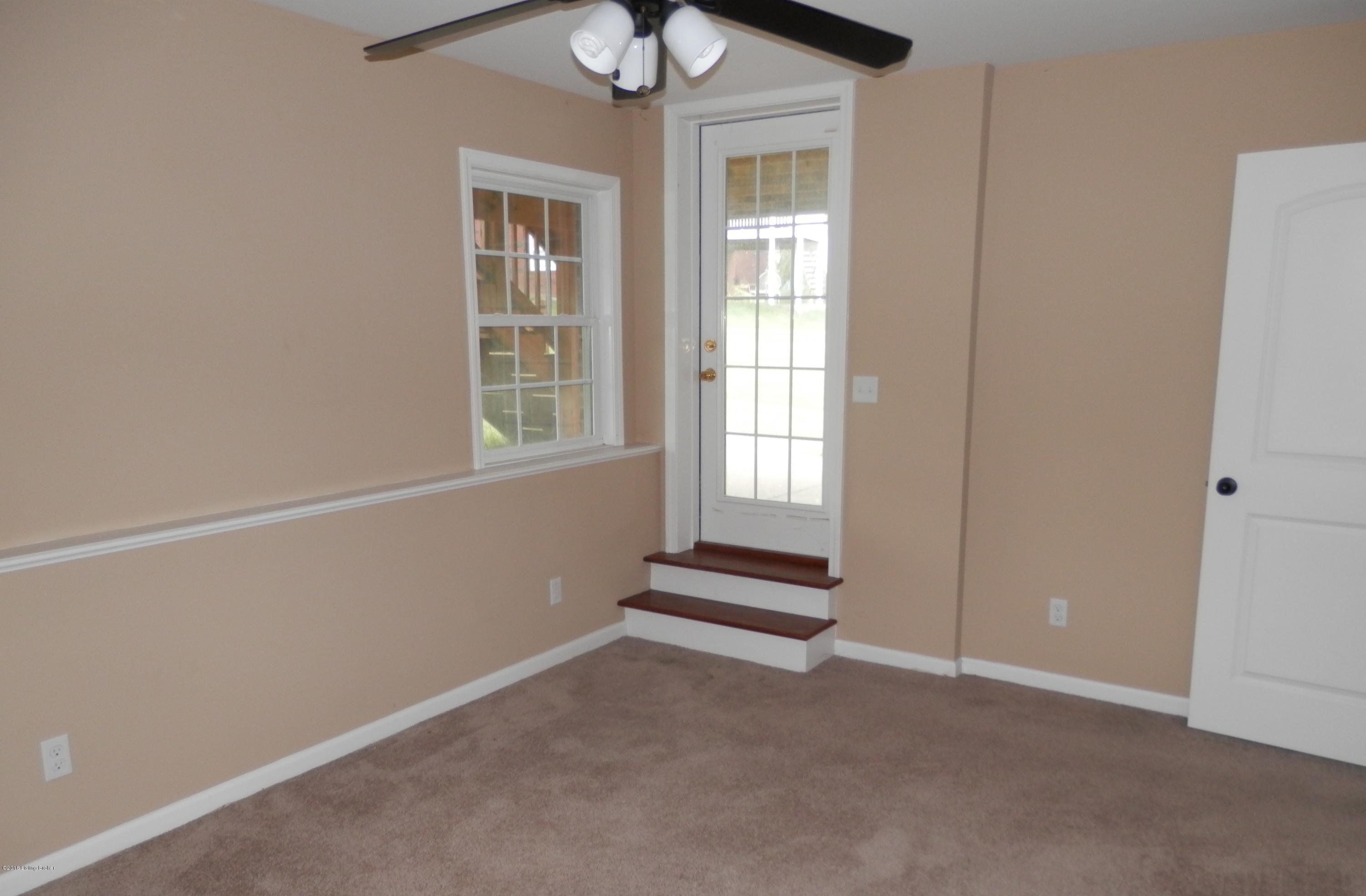 9608 Keeling Ridge Road Louisville, KY 40291 - Photo 19 of 20 P6170044