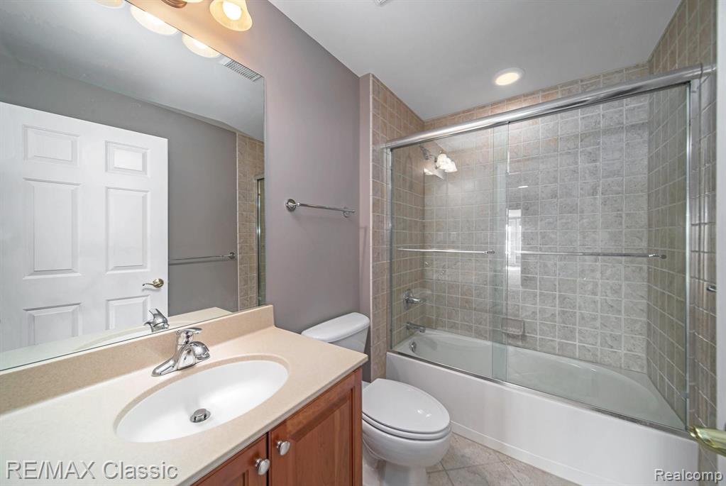 24777 Reeds Pointe Drive, Unit 33 Novi, MI 48374 - Photo 20 of 26