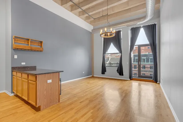 $275,000 | 1645 West Ogden Avenue, Unit 503, Chicago, IL 60612