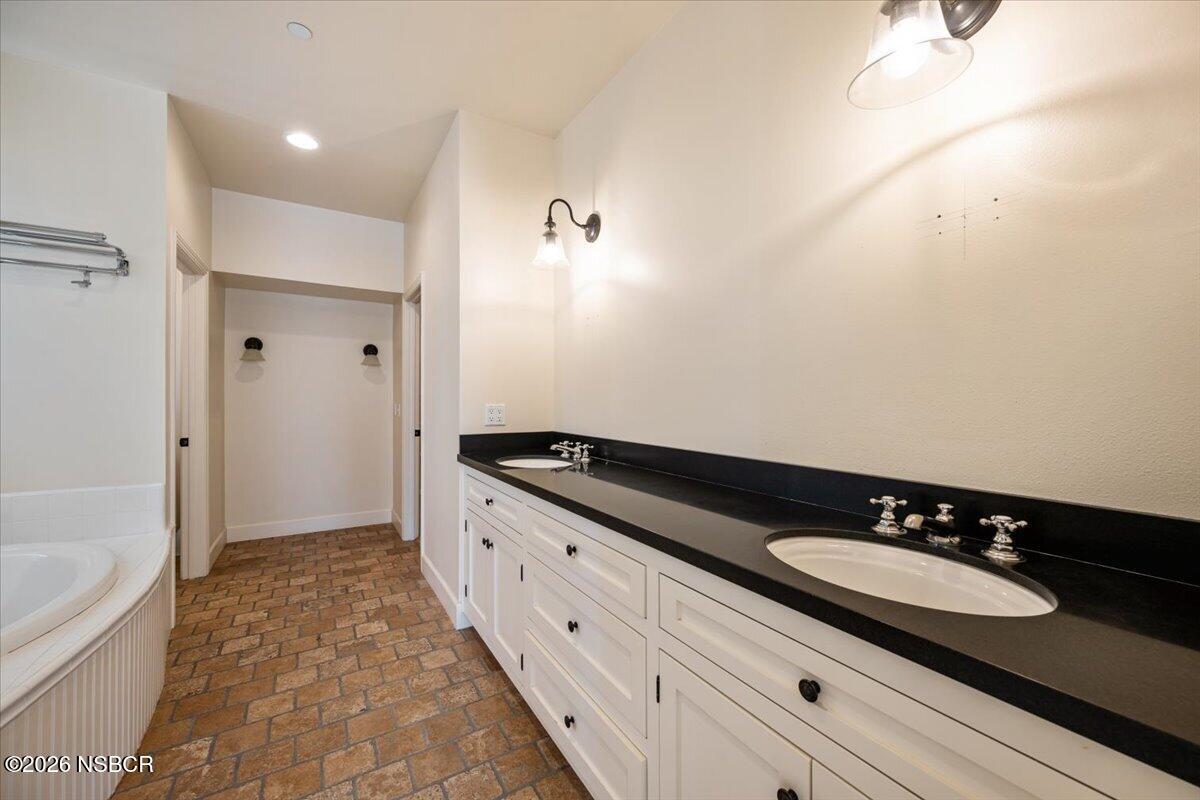 7121 Cat Canyon Road Santa Maria, CA 93454 - Photo 19 of 27 26-Primary Bedroom En Suite - Copy - Cop