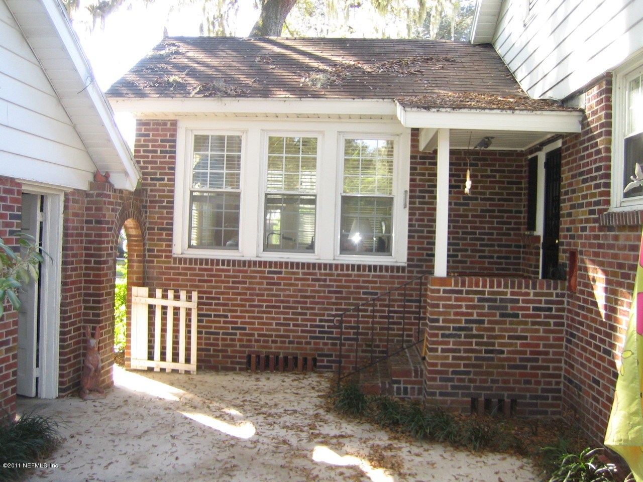 3053 Jolly Road Jacksonville, FL 32207 - Photo 15 of 17 a front view of a house