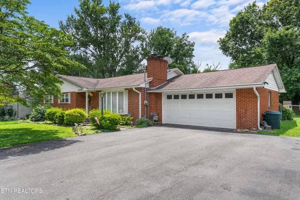 $379,900 | 2559 Dogwood Lane, Talbott, TN 37877