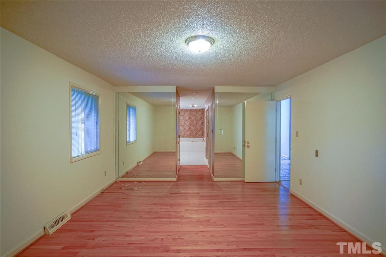 3604 Ranlo Drive Raleigh, NC 27612 - Photo 20 of 29