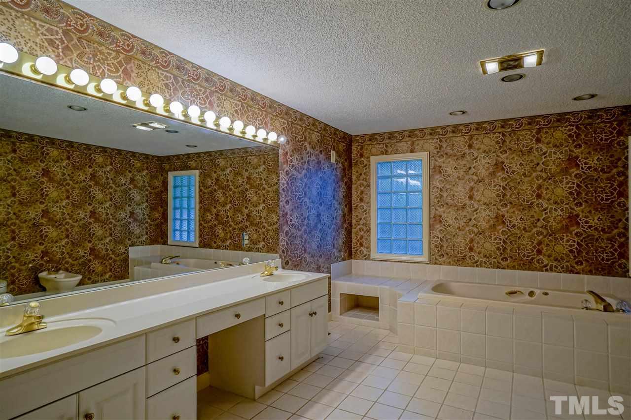 3604 Ranlo Drive Raleigh, NC 27612 - Photo 21 of 29