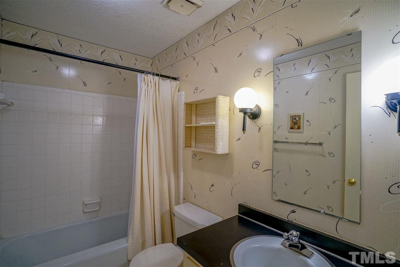 3604 Ranlo Drive Raleigh, NC 27612 - Photo 23 of 29