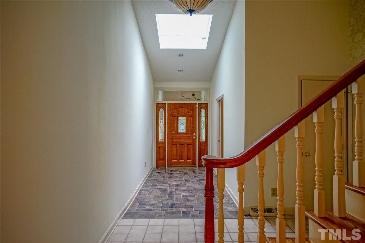 3604 Ranlo Drive Raleigh, NC 27612 - Photo 4 of 29