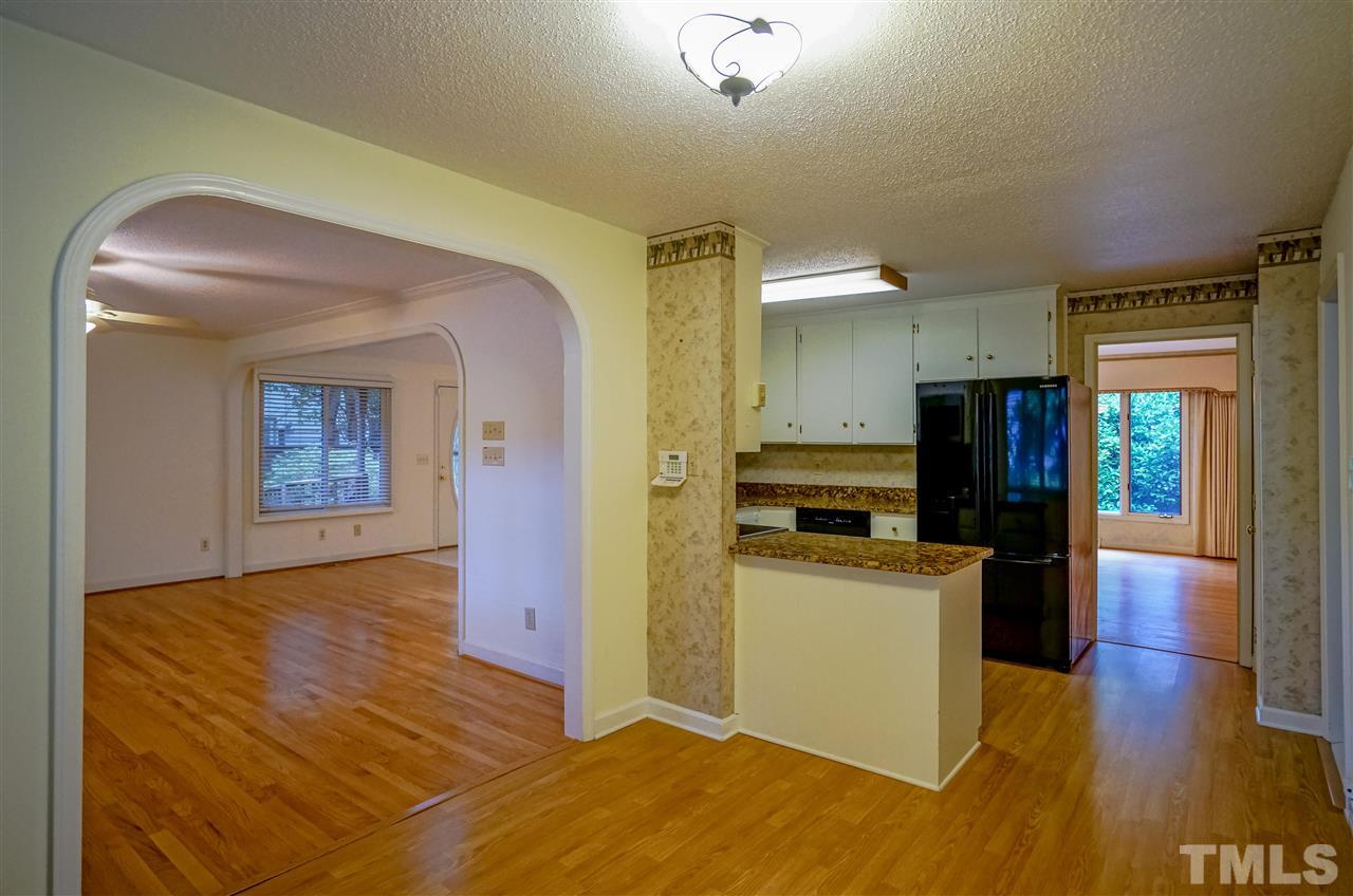 3604 Ranlo Drive Raleigh, NC 27612 - Photo 5 of 29