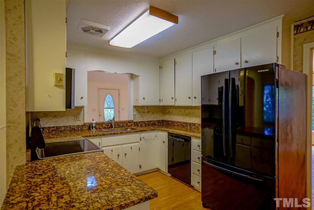 3604 Ranlo Drive Raleigh, NC 27612 - Photo 6 of 29