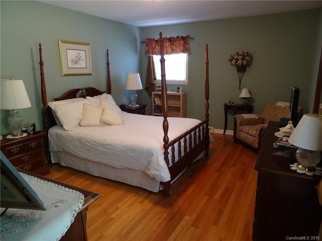 8516 Castlekeep Road Charlotte, NC 28226 - Photo 13 of 24 Gallery Image 13