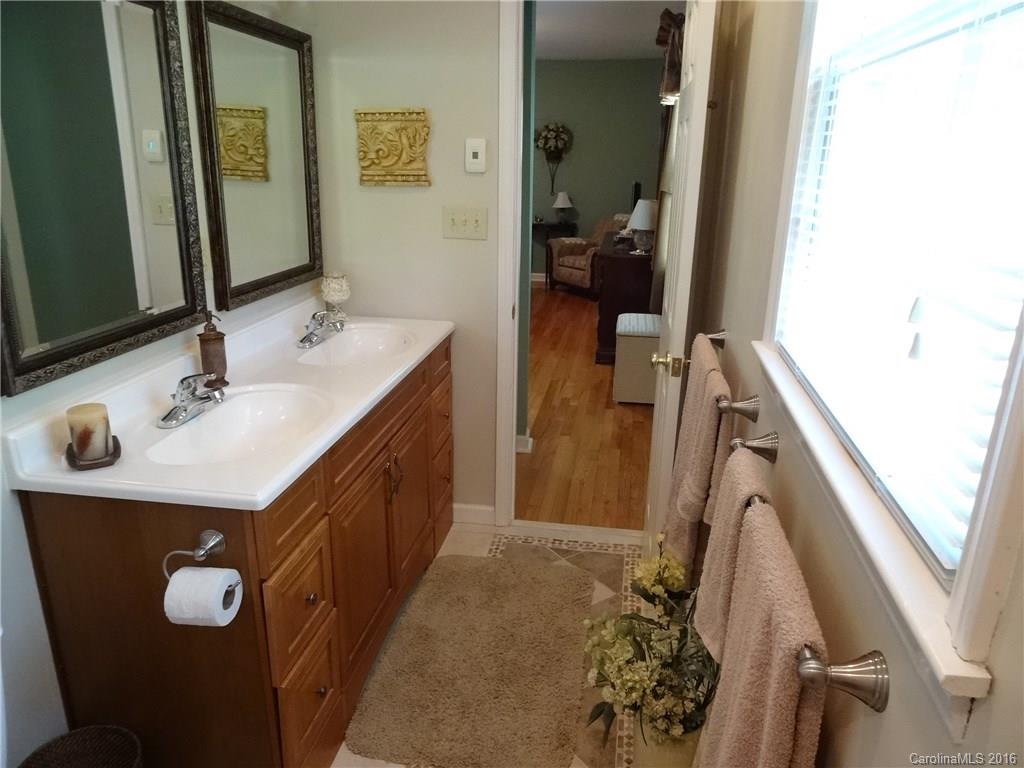 8516 Castlekeep Road Charlotte, NC 28226 - Photo 15 of 24 Gallery Image 15