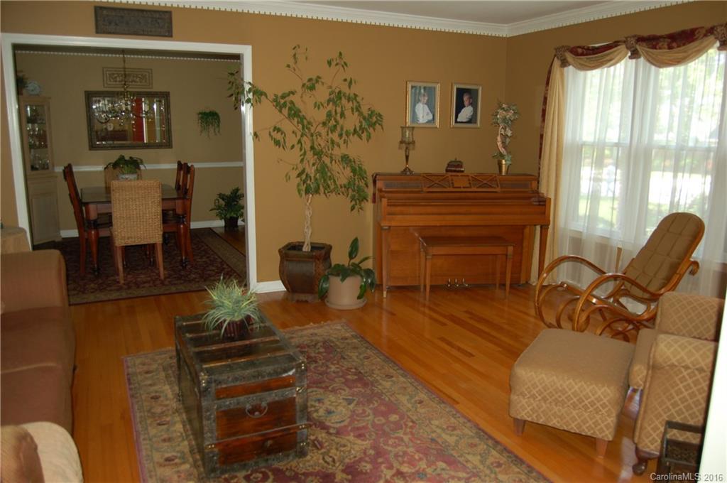 8516 Castlekeep Road Charlotte, NC 28226 - Photo 3 of 24 Gallery Image 3