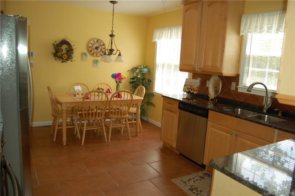 8516 Castlekeep Road Charlotte, NC 28226 - Photo 6 of 24 Gallery Image 6