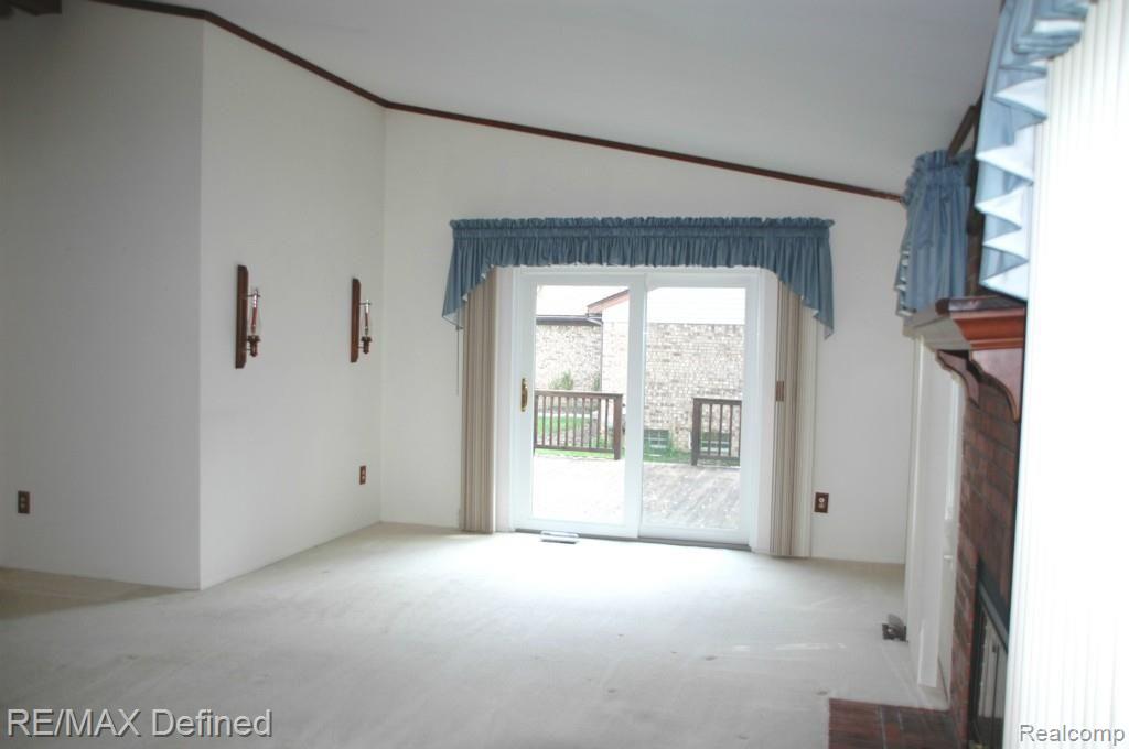 2171 Highsplint Drive Rochester, MI 48307 - Photo 13 of 28 6gr4.jpg