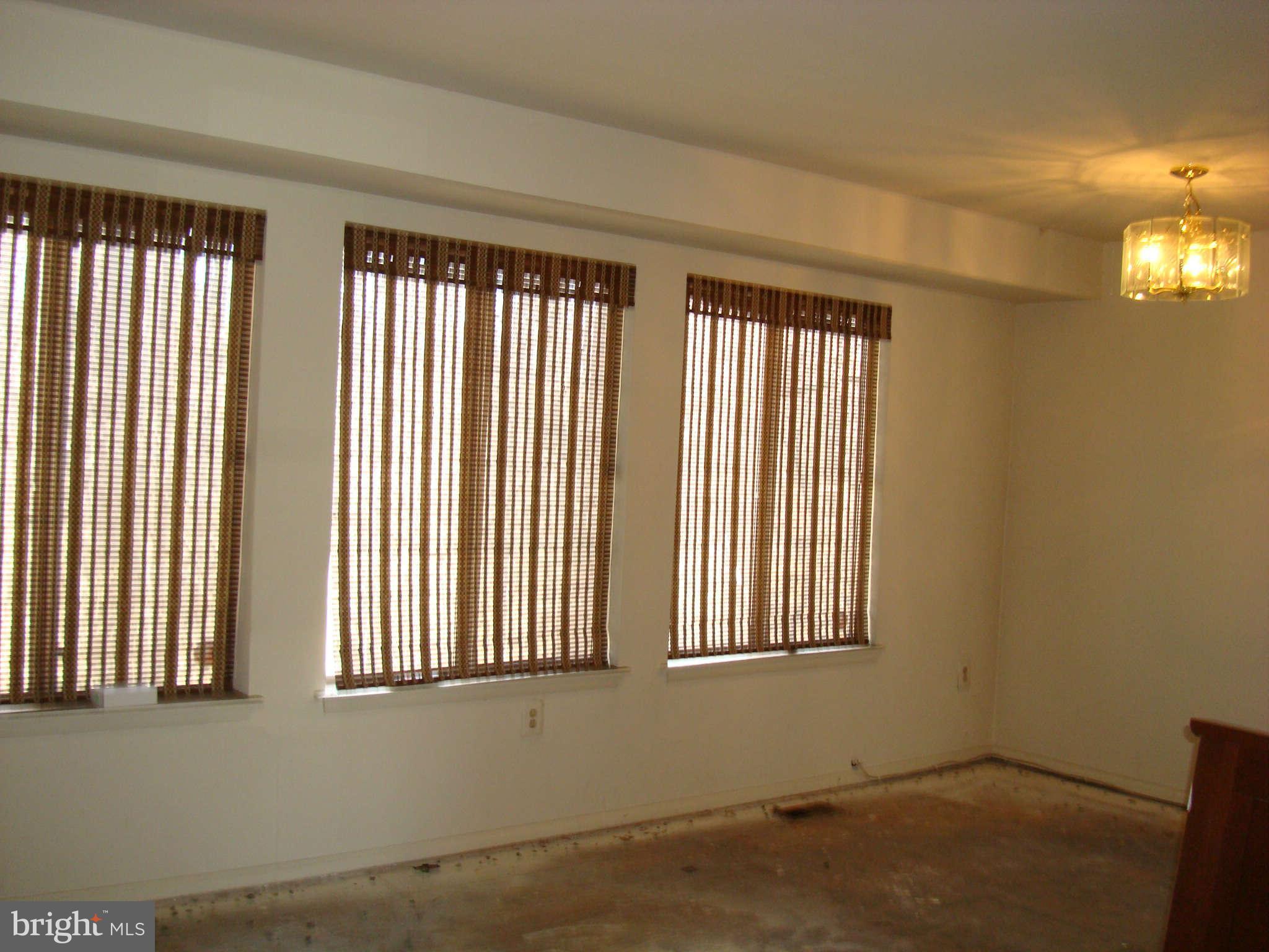 16039 Dorset Road, Unit 157 Laurel, MD 20707 - Photo 3 of 12 Living Room