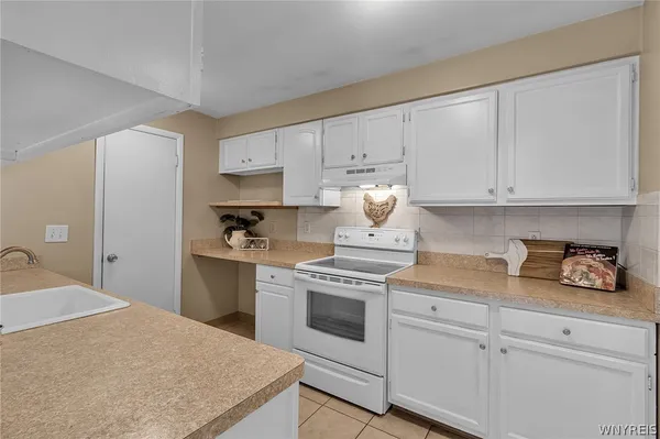 $249,900 | 1501 Forest Edge Drive, Amherst, NY 14051