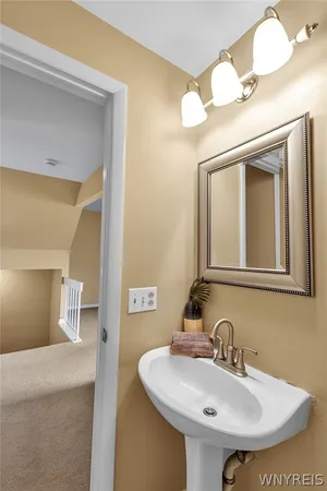$249,900 | 1501 Forest Edge Drive, Amherst, NY 14051