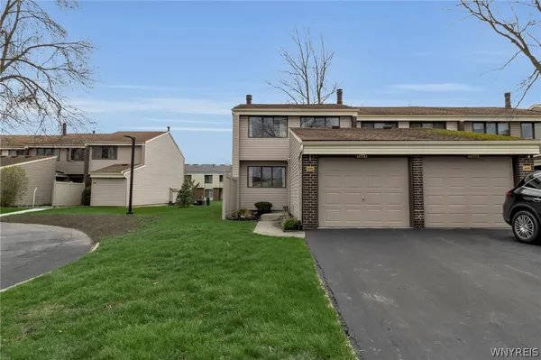$249,900 | 1501 Forest Edge Drive, Amherst, NY 14051