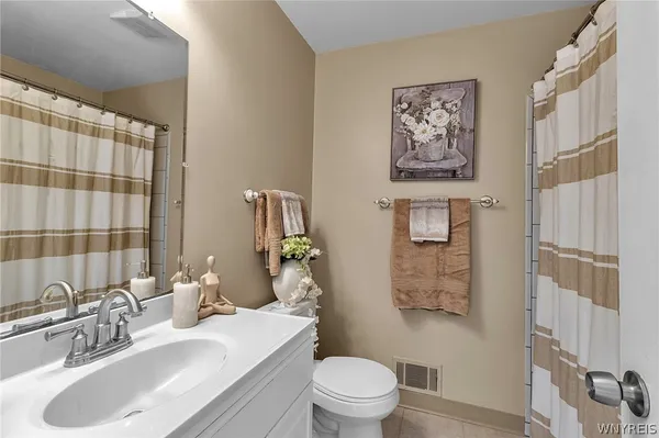 $249,900 | 1501 Forest Edge Drive, Amherst, NY 14051
