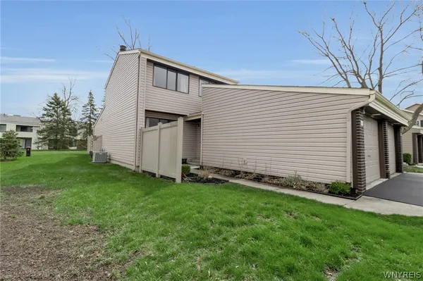 $249,900 | 1501 Forest Edge Drive, Amherst, NY 14051