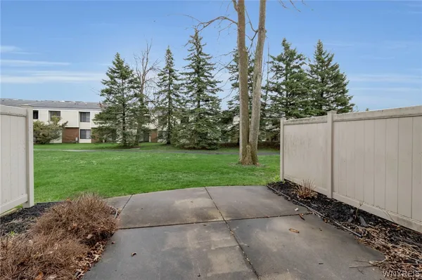 $249,900 | 1501 Forest Edge Drive, Amherst, NY 14051