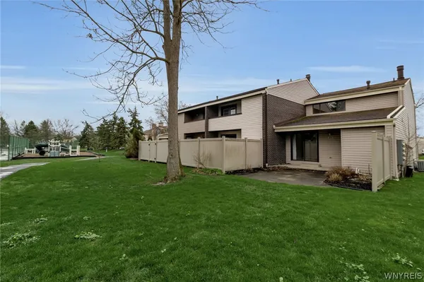 $249,900 | 1501 Forest Edge Drive, Amherst, NY 14051