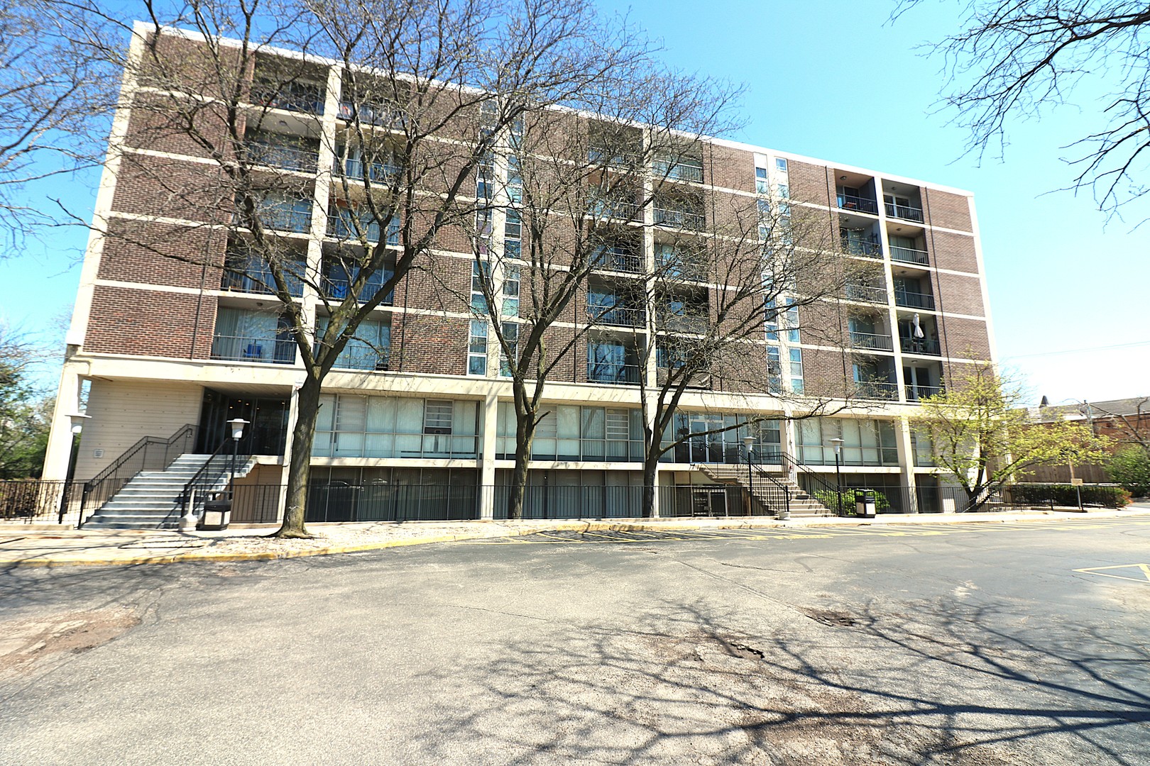 1043 South York Road, Unit 409 Bensenville, IL 60106 - Photo 2 of 5