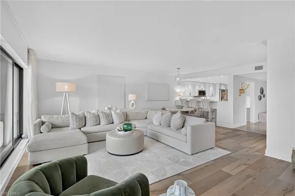 $1,825,000 | 6350 Pelican Bay Boulevard, Unit B206, Naples, FL 34108