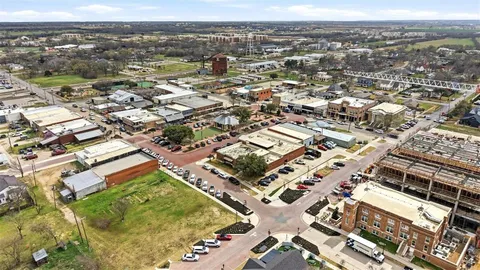$995,000 | 212 East Walnut Street, Celina, TX 75009
