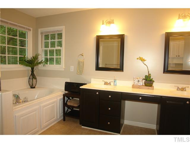 10000 Bradwell Court Raleigh, NC 27613 - Photo 14 of 25 Photo 14