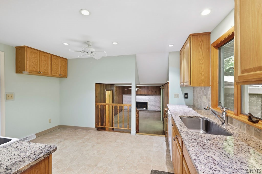 7739 Deerfield Road Clay, NY 13090 - Photo 11 of 40 Gallery Image 11