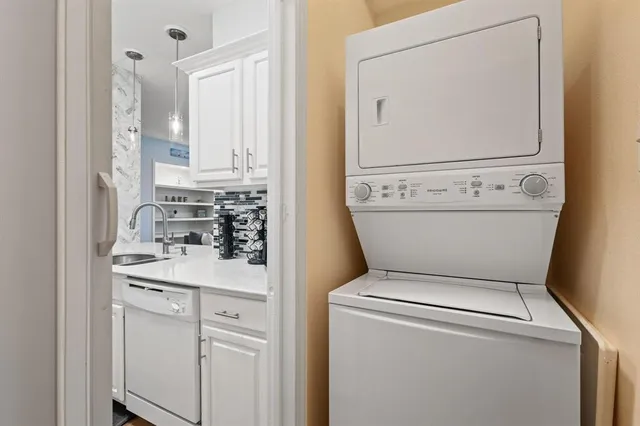 $239,900 | 2164 Tanglewood Boulevard, Unit A308, Pottsboro, TX 75076