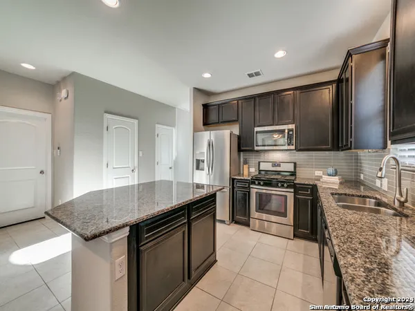 $2,625 | 5348 Saffron Rose, San Antonio, TX 78253