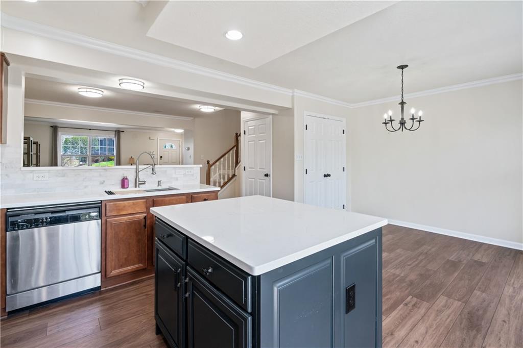 36 Castle View Drive McKees Rocks, PA 15136 - Photo 11 of 28 Gorgeous new countertops and backsplash!