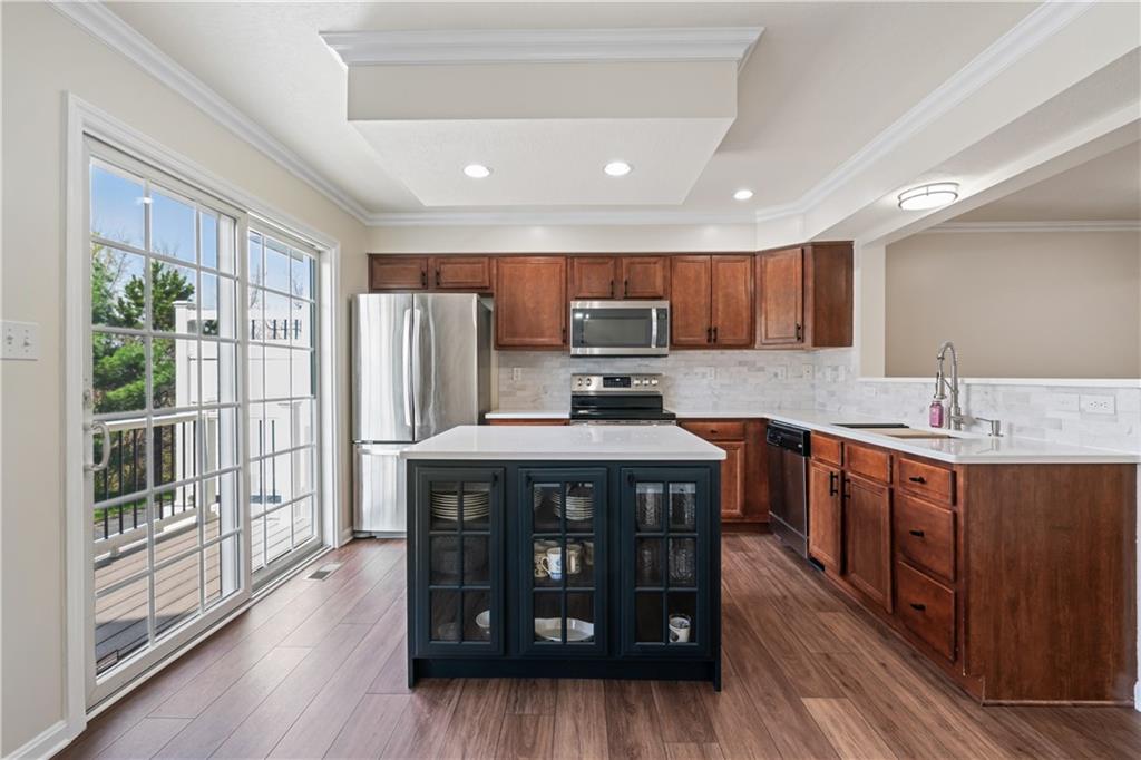 36 Castle View Drive McKees Rocks, PA 15136 - Photo 8 of 28 Beautiful new island! The heart of the home!
