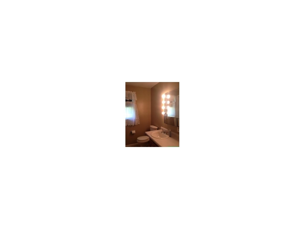 640 Echo Road Vestal, NY 13850 - Photo 8 of 11 Gallery Image 8
