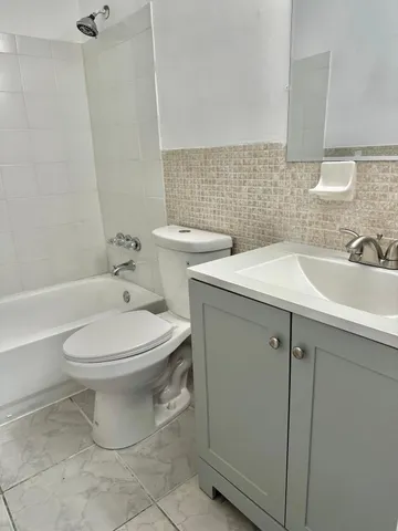 $1,800 | 4732 Southwest 33rd Avenue, Unit 102, Fort Lauderdale, FL 33312