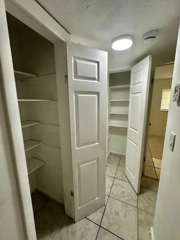 $1,800 | 4732 Southwest 33rd Avenue, Unit 102, Fort Lauderdale, FL 33312