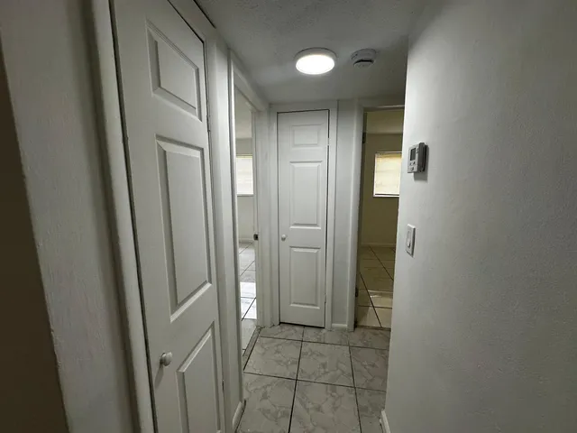 $1,800 | 4732 Southwest 33rd Avenue, Unit 102, Fort Lauderdale, FL 33312