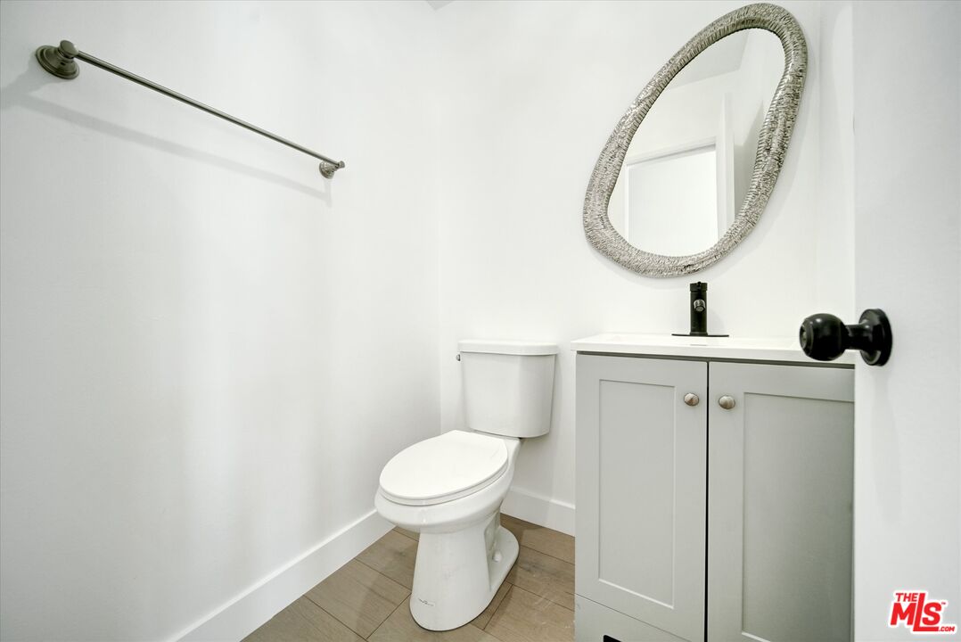 15 Spinnaker Street, Unit 101 Marina del Rey, CA 90292 - Photo 25 of 39