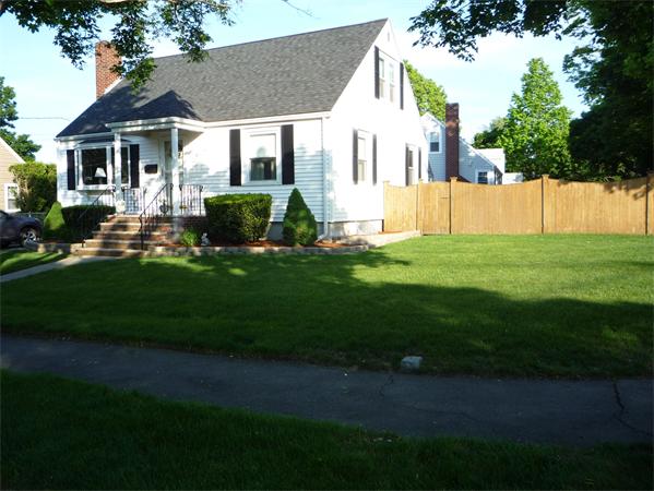 7 Loris Road Peabody, MA 01960 - Photo 3 of 30 Gallery Image 3