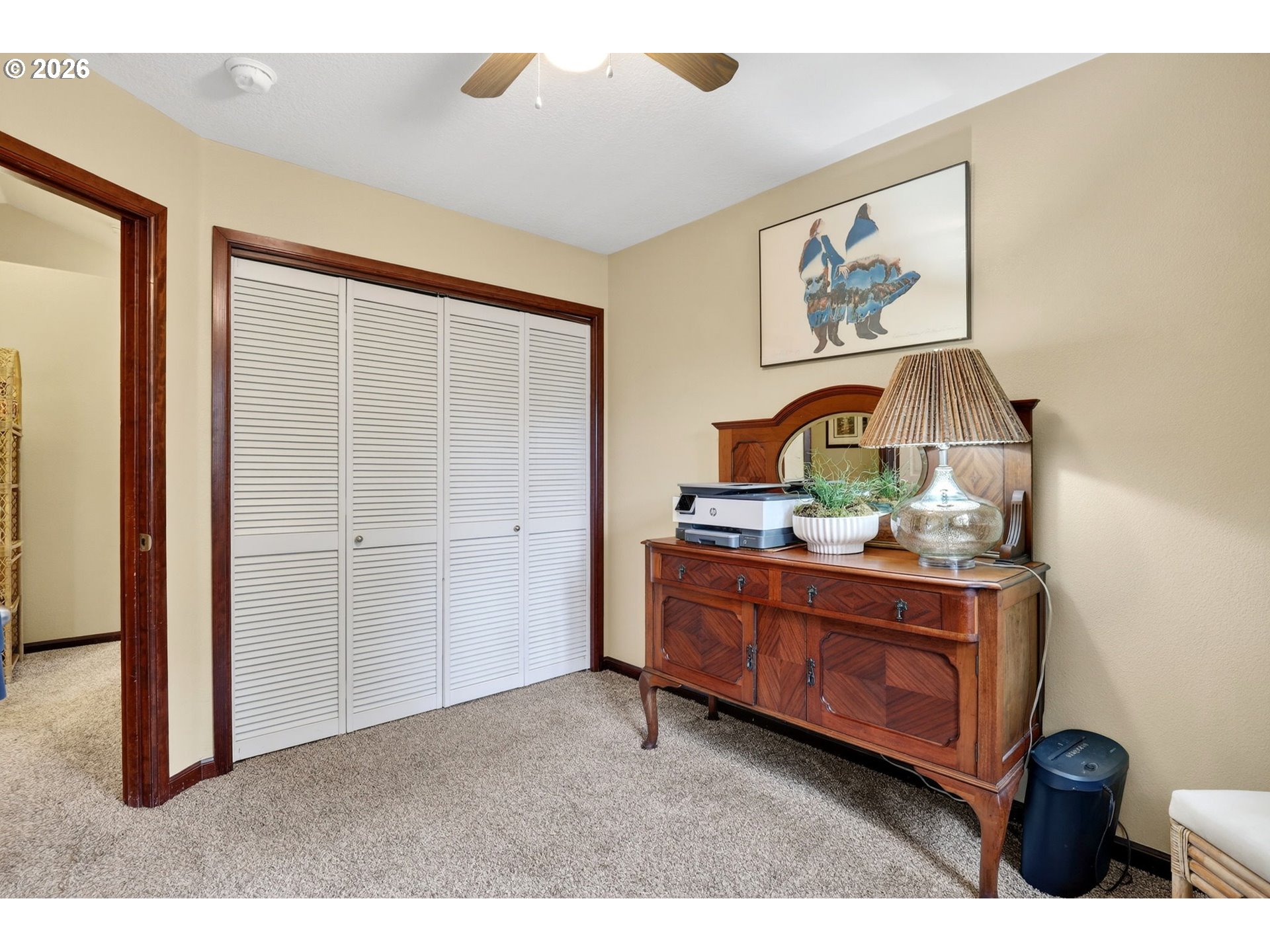 810 East 9th Street, Unit D13 Newberg, OR 97132 - Photo 24 of 42 a living room with furniture