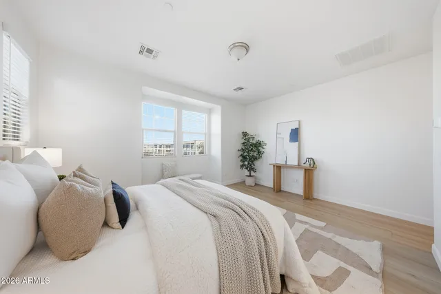 $550,000 | 1696 East Bridgeport Parkway, Gilbert, AZ 85295